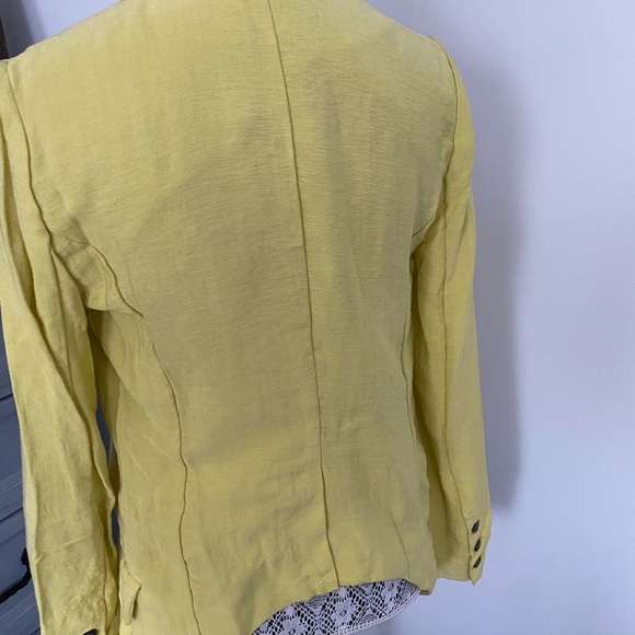 W118 by Walter Baker purchased in NYC yellow blazer with interesting cut size Xs - Picture 7 of 7
